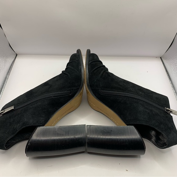 Vince Camuto Suede Peep Toe Heeled Sandals Machinie Black True Suede SZ 6.5 - Picture 9 of 9